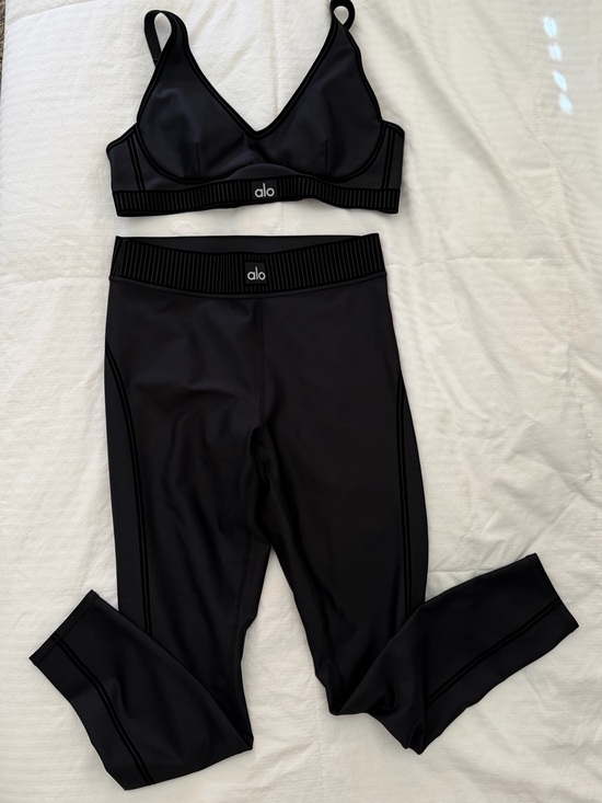 ALO Yoga Other - Alo Black airlift Sports Bra & Legging Set